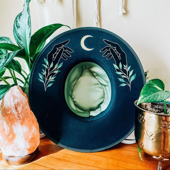 Luna Bloom Accessories - Luna Bloom Scry Hat